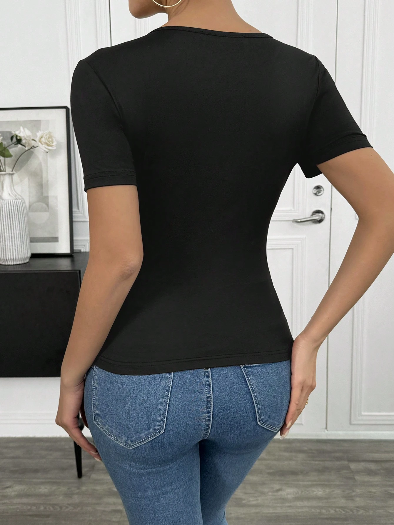 SHEIN Relaxiva Women's Elegant 3D Floral V-Neck Fitted T-Shirt, Slim Fit, Spring/Summer - Image 2