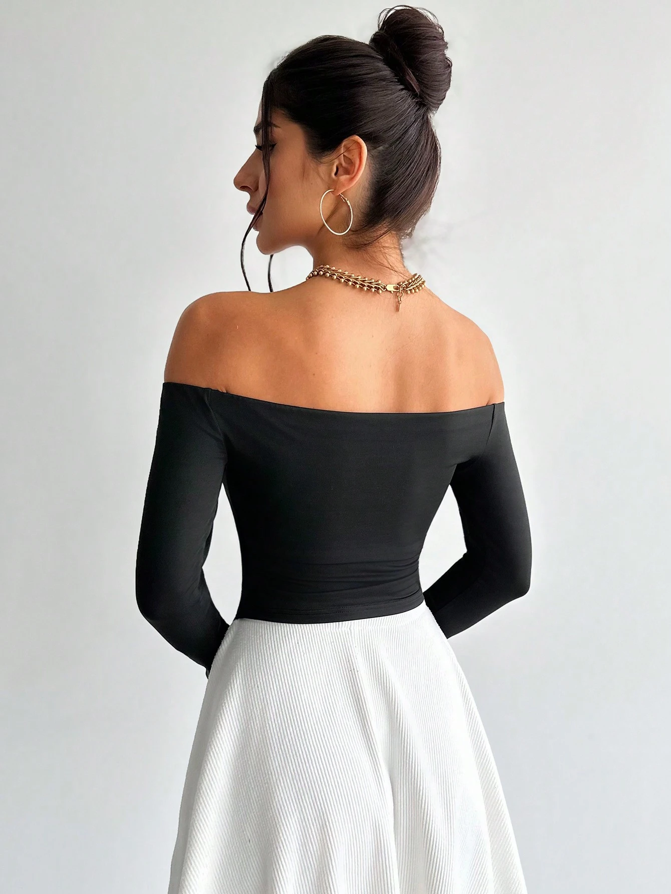 SHEIN Privé Valentine Day Women Elegant Minimalist Stylish Romantic Off Shoulder Floral Decor Tight Long Sleeve Black T-Shirt - Image 3