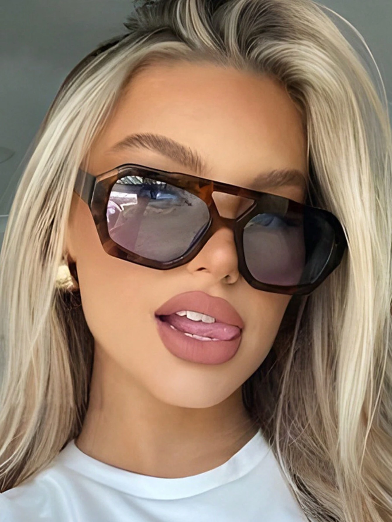 SHEIN 1pc Fashionable Unisex Asymmetrical Y2K Style Summer Beach Fashion Glasses