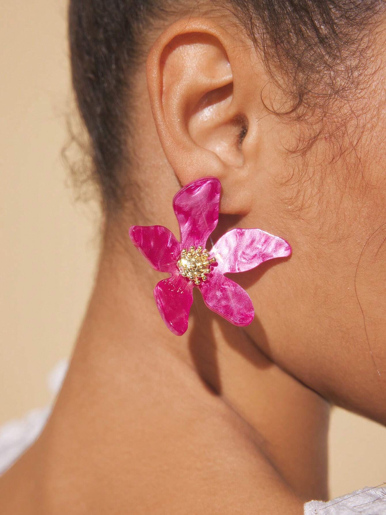 SHEIN BAE Floral Shaped Metal Decor Minimalist Unique Style Earrings, Casual Wear