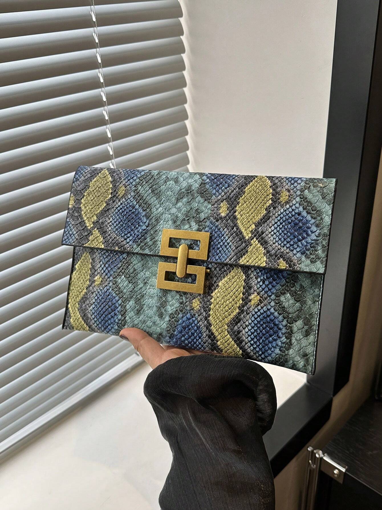 SHEIN Crocodile Pattern Metal Chain Clutch, Elegant Textured PU Leather Purse, Classic Dinner Evening Bag, Elegant Clutch Bag For Women