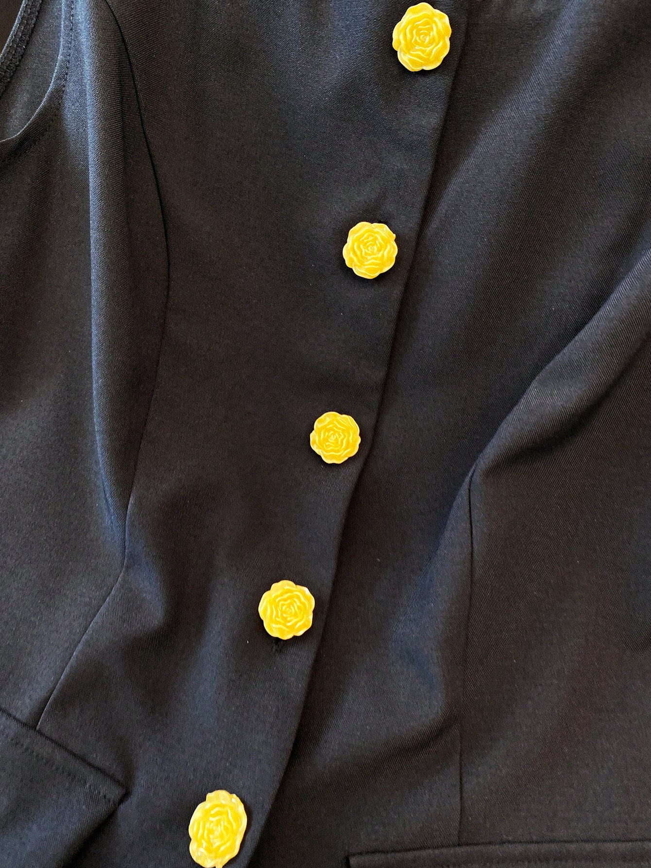 SHEIN PETITE Elegant Fitted U-Neck Sleeveless Front-Button Pocket Flap Polyester Plain Woven Blouse, Spring/Summer - Image 3