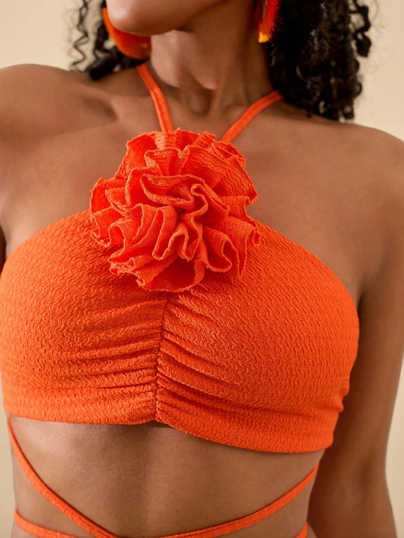 SHEIN Travachic Solid Color Three-Dimensional Flower On Neckline Knit Halter Figure-Hugging Dress - Image 4