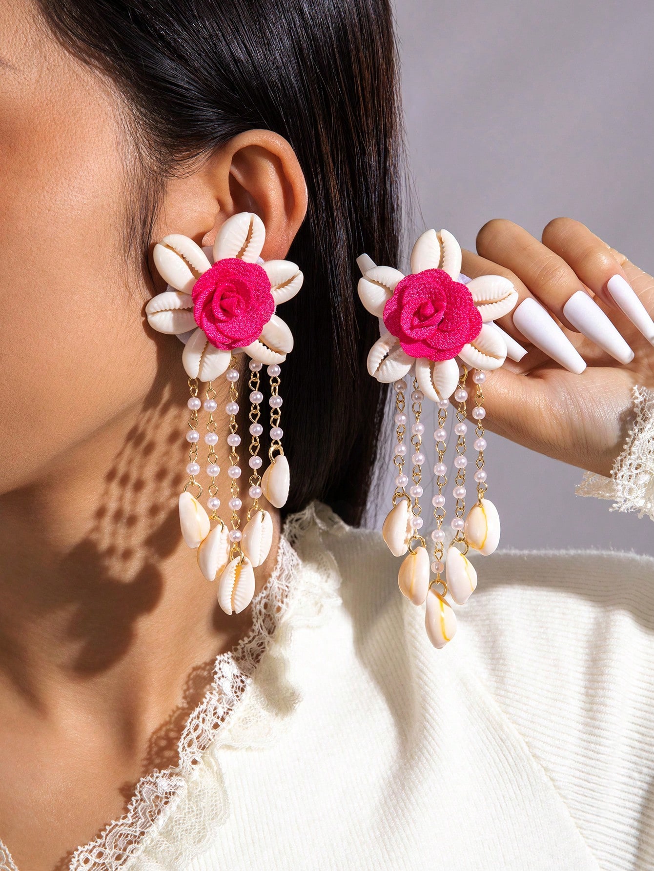 SHEIN 1 Pair Bohemian Style Faux Pearl Flower Shaped Dangle Earrings