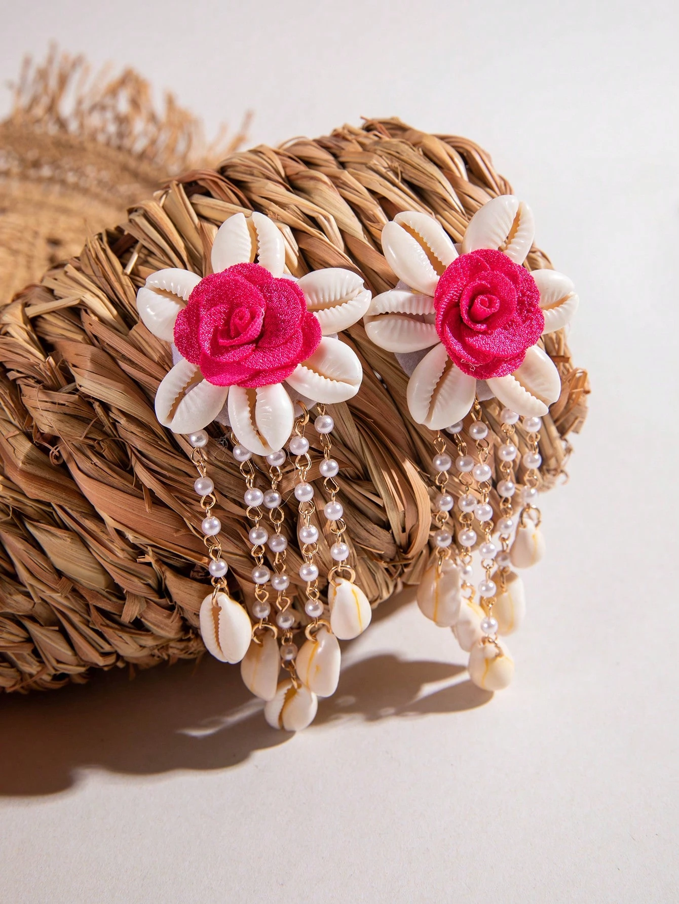 SHEIN 1 Pair Bohemian Style Faux Pearl Flower Shaped Dangle Earrings - Image 3