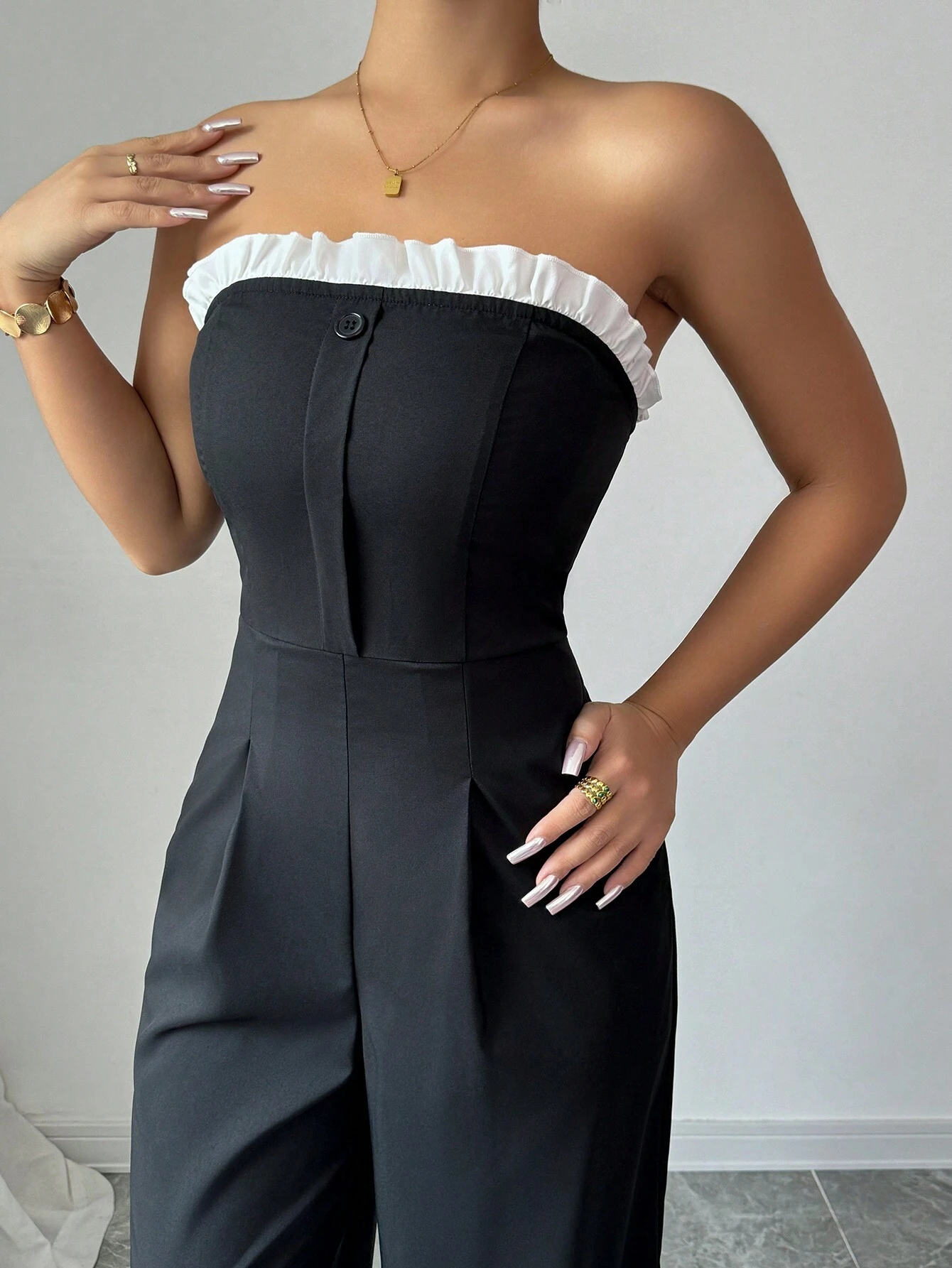 SHEIN Elenzga Women's Jumpsuit With Ruffled Halter, Pockets And Wide Legs - Image 4