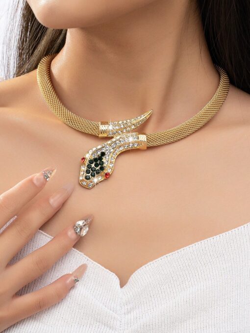 SHEIN 1pc European & American Style Rhinestone Snake Necklace