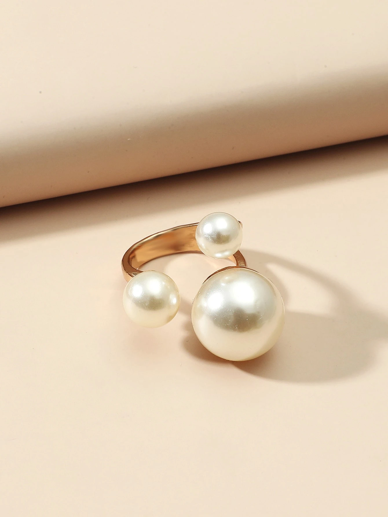 SHEIN 1pc Fashionable Minimalist Pearl Ring, Suitable For Women's - Image 2