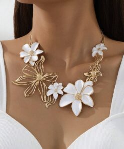 SHEIN 1pc Metal Hollow Flower Oil Drop Necklace, Oversized Golden Flower Necklace