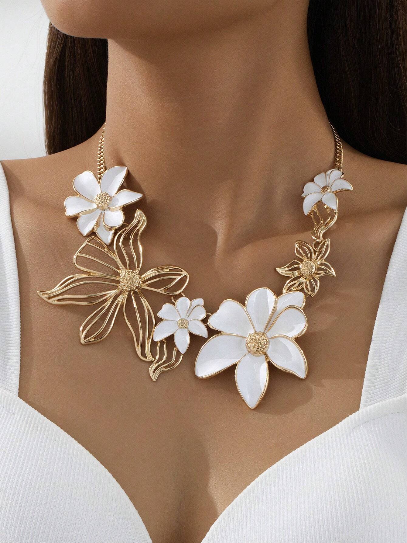 SHEIN 1pc Metal Hollow Flower Oil Drop Necklace, Oversized Golden Flower Necklace