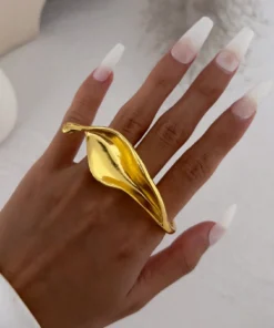 SHEIN 1pc Vintage Asymmetrical Metal Leaf Knuckle Ring