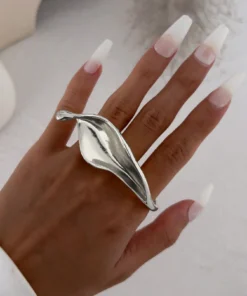 1pc Vintage Asymmetrical Metal Leaf Knuckle Ring