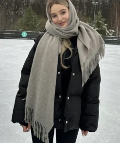 Alternative view of SHEIN 1pc Women's Minimalist Solid Color Faux Cashmere Scarf