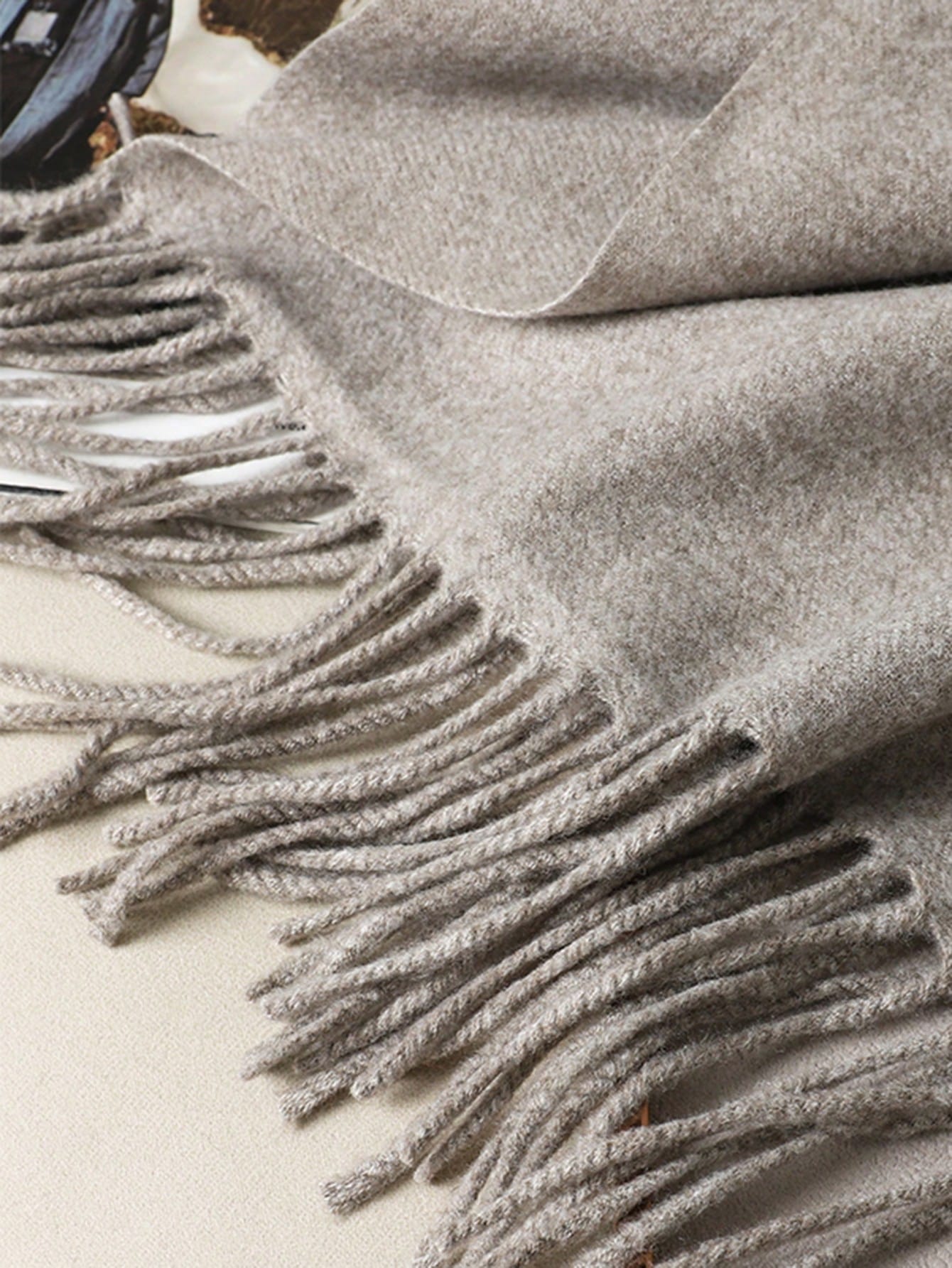 SHEIN 1pc Women's Minimalist Solid Color Faux Cashmere Scarf - Image 3