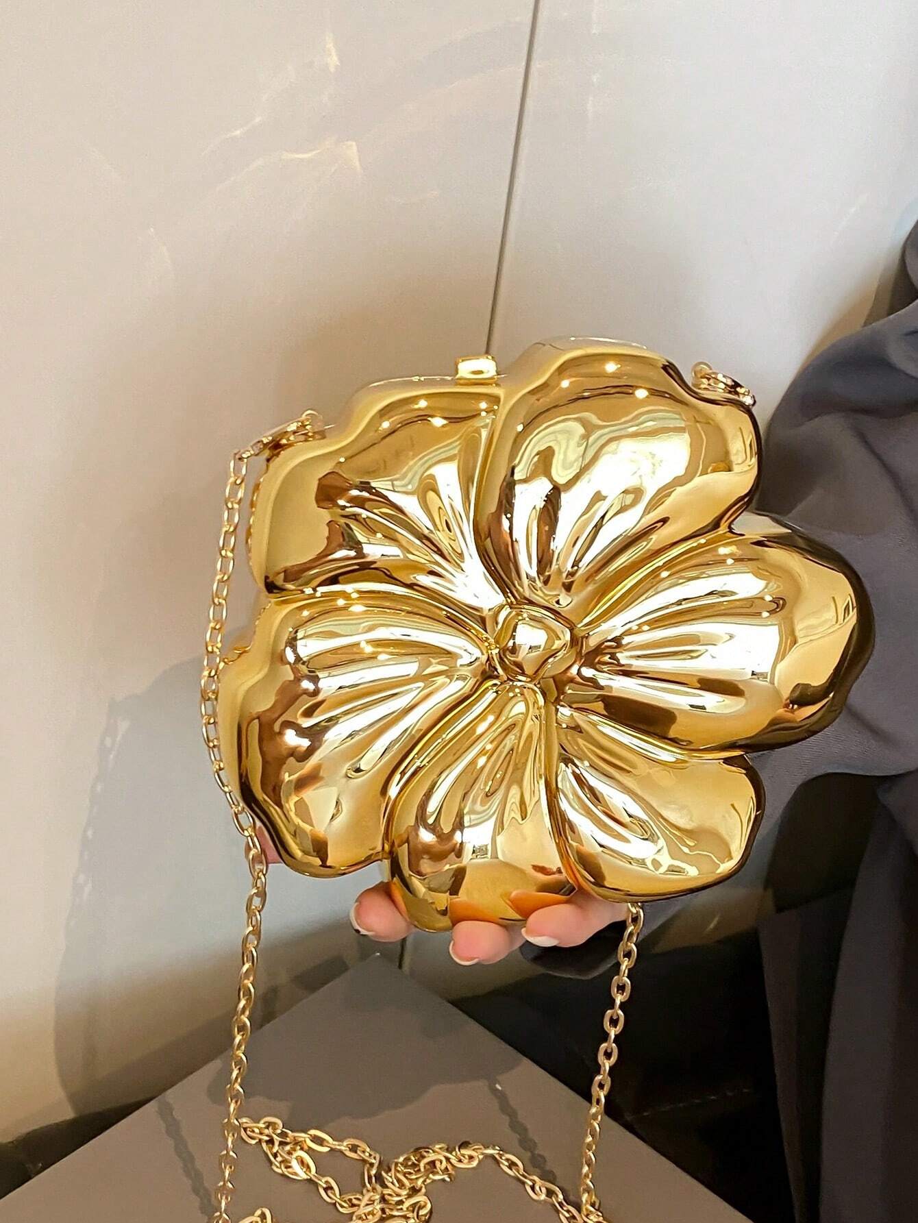 SHEIN Women's Elegant Mini Flower Shaped Chain Crossbody Bag