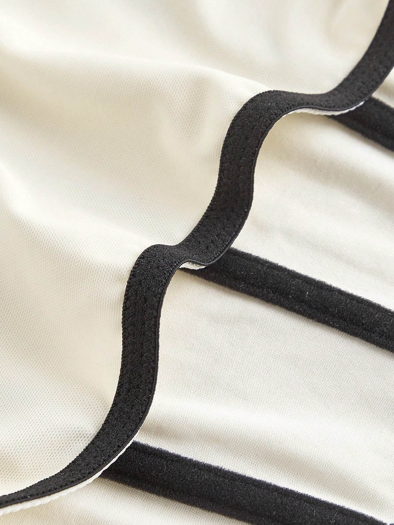 SHEIN MOD Asymmetrical M Camisole Top With Contrasting Bow On The Front,Sexy Tank Top - Image 3