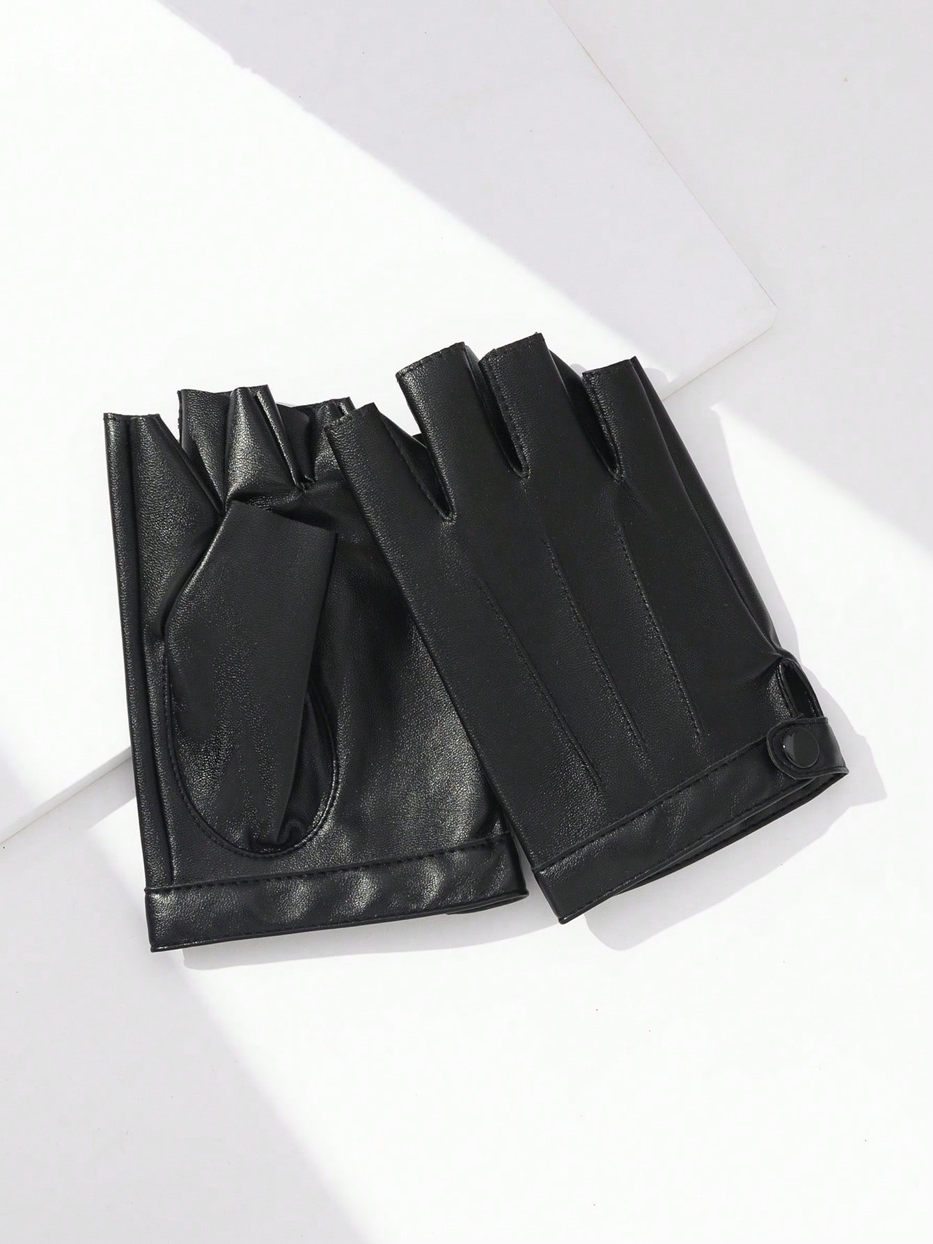 Unisex Fashion Solid Color PU Punk Half Finger Gloves
